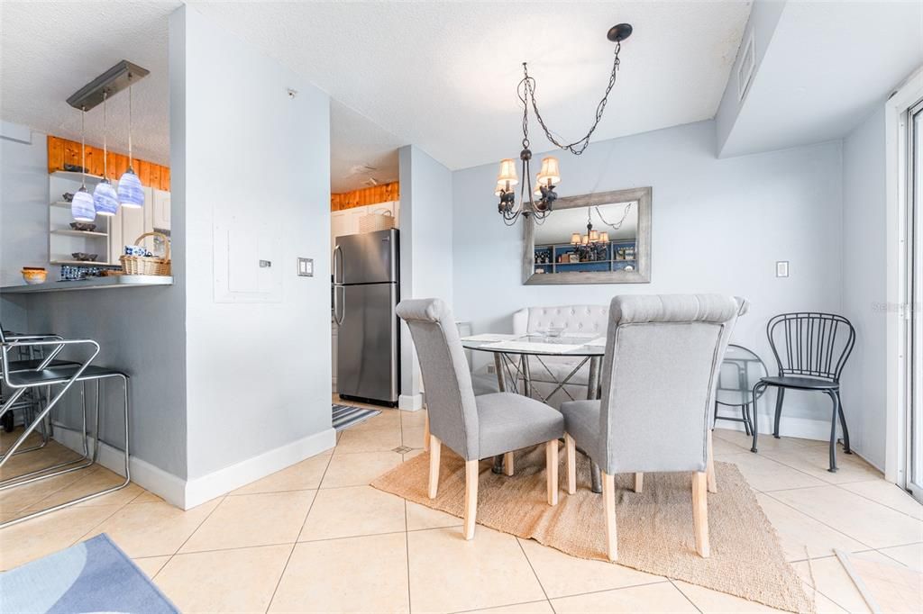 待售: $100,000 (1 贝兹, 1 浴室, 708 平方英尺)