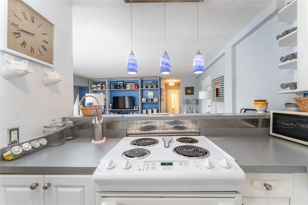 待售: $100,000 (1 贝兹, 1 浴室, 708 平方英尺)