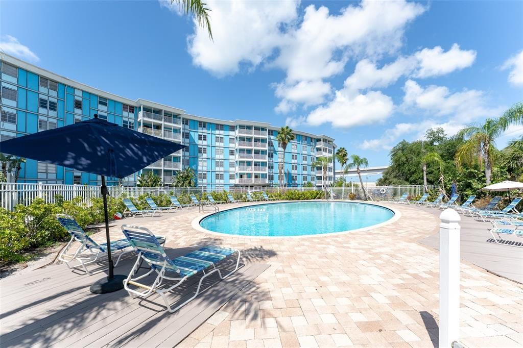 待售: $100,000 (1 贝兹, 1 浴室, 708 平方英尺)