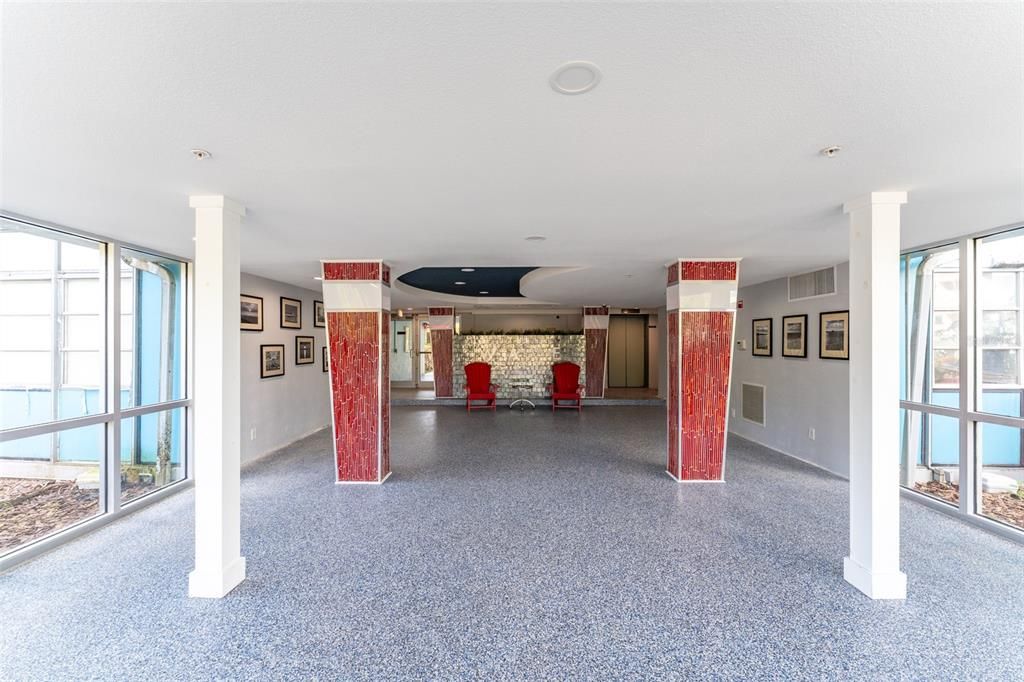 待售: $100,000 (1 贝兹, 1 浴室, 708 平方英尺)