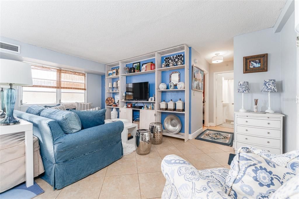 待售: $100,000 (1 贝兹, 1 浴室, 708 平方英尺)