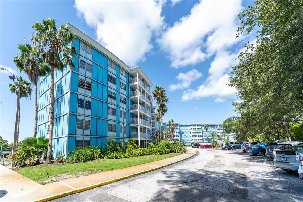 待售: $100,000 (1 贝兹, 1 浴室, 708 平方英尺)