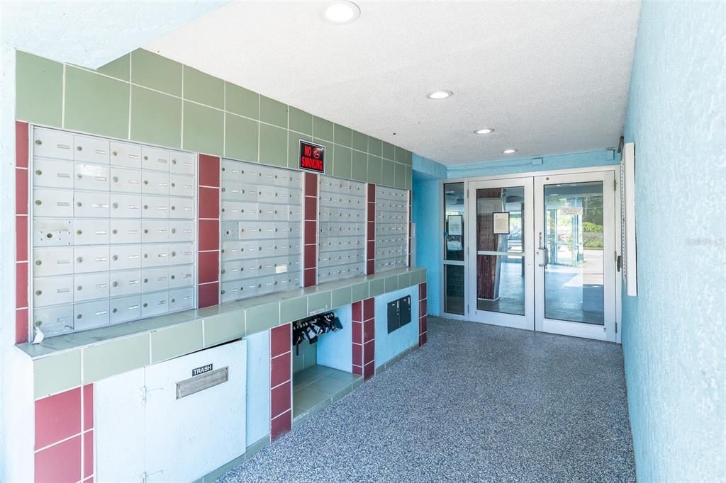 待售: $100,000 (1 贝兹, 1 浴室, 708 平方英尺)