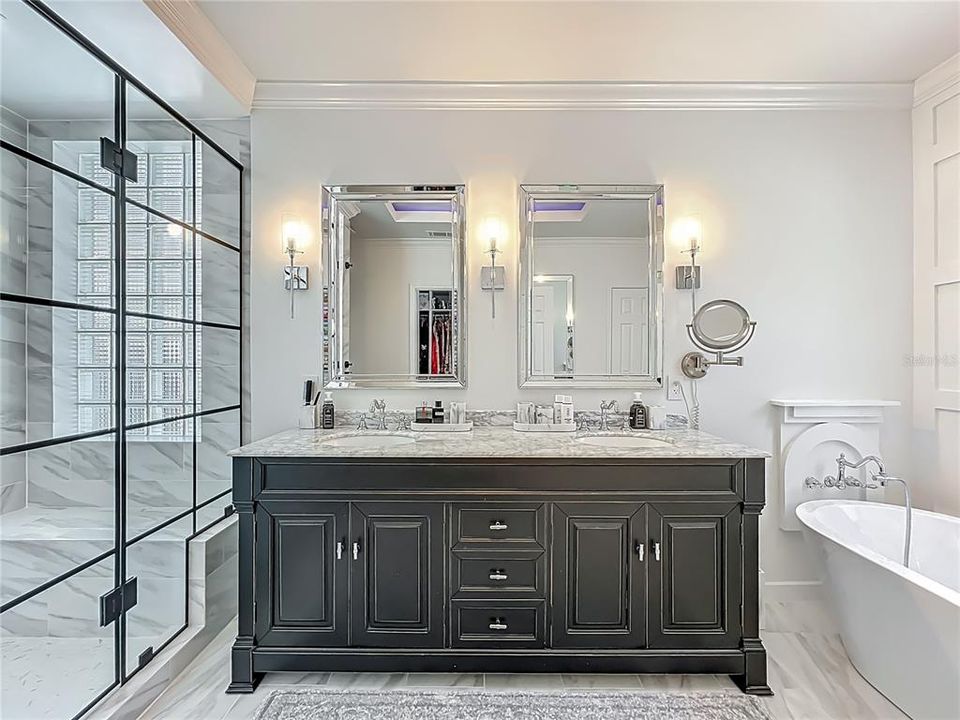 For Sale: $695,000 (4 beds, 3 baths, 3180 Square Feet)