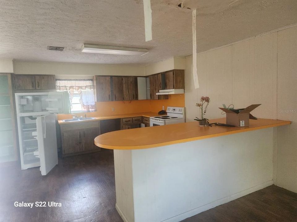 For Rent: $1,250 (1 beds, 1 baths, 780 Square Feet)