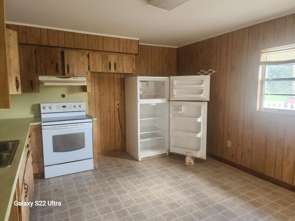 For Rent: $1,350 (2 beds, 1 baths, 900 Square Feet)