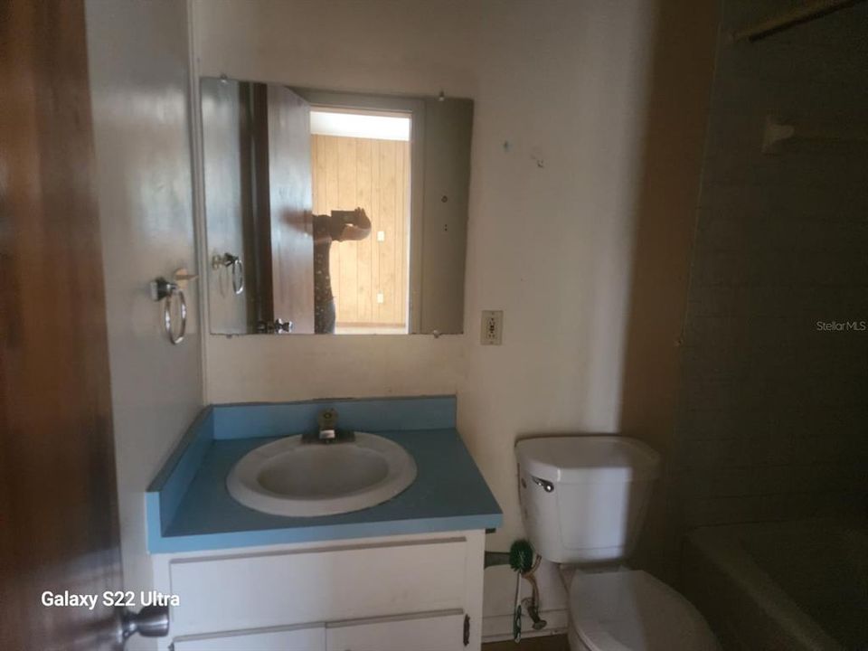 For Rent: $1,350 (2 beds, 1 baths, 900 Square Feet)