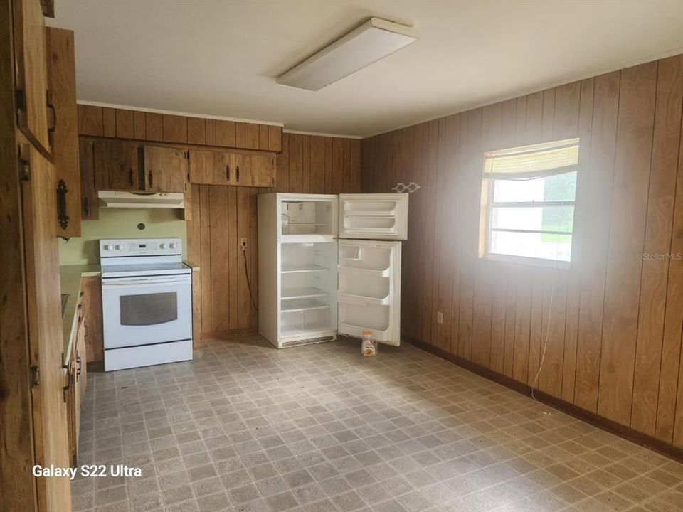 For Rent: $1,350 (2 beds, 1 baths, 900 Square Feet)