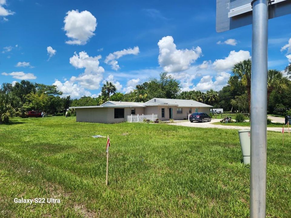 For Rent: $1,350 (2 beds, 1 baths, 900 Square Feet)