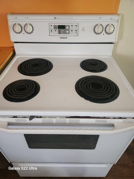 For Rent: $1,350 (2 beds, 1 baths, 900 Square Feet)