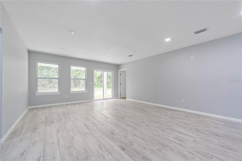 For Sale: $449,000 (4 beds, 2 baths, 2069 Square Feet)