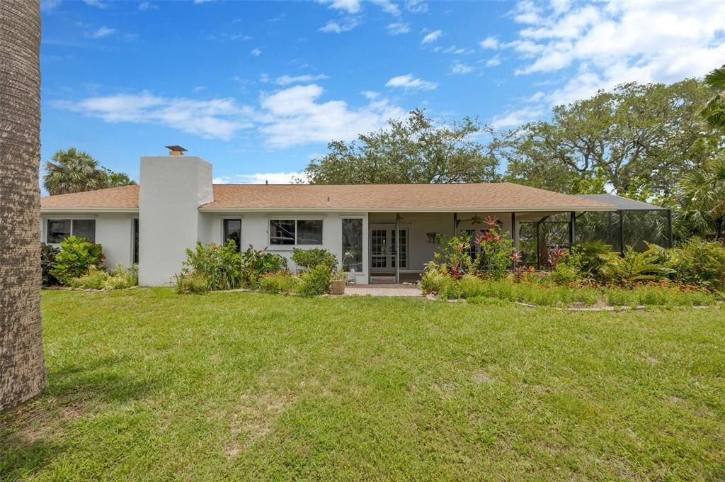 For Sale: $639,900 (3 beds, 2 baths, 2006 Square Feet)