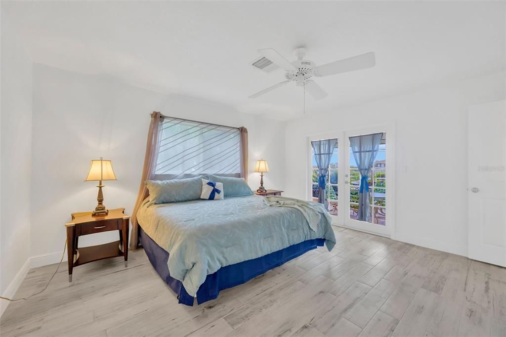 For Sale: $639,900 (3 beds, 2 baths, 2006 Square Feet)