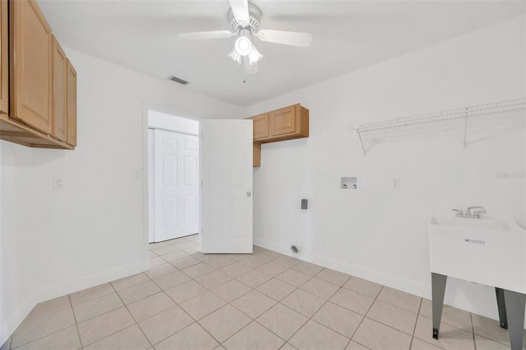 For Sale: $639,900 (3 beds, 2 baths, 2006 Square Feet)