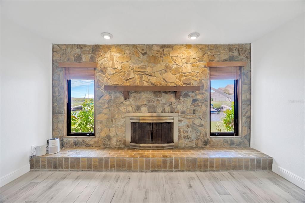 For Sale: $639,900 (3 beds, 2 baths, 2006 Square Feet)