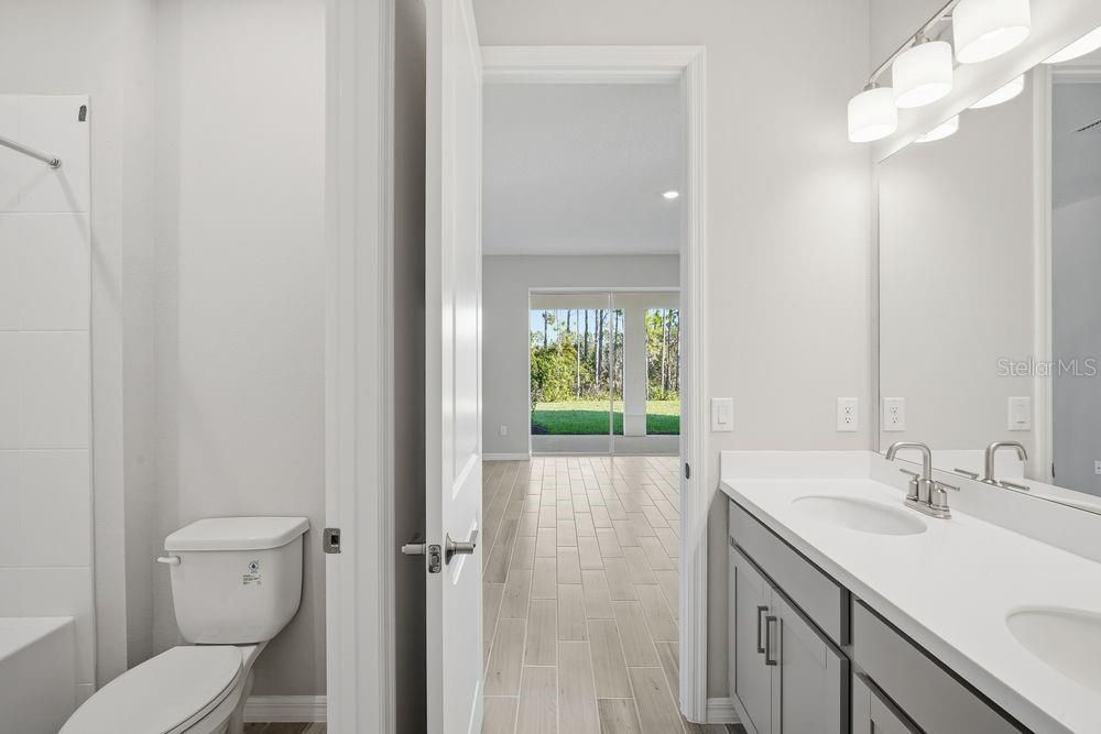 For Sale: $651,999 (5 beds, 4 baths, 3422 Square Feet)