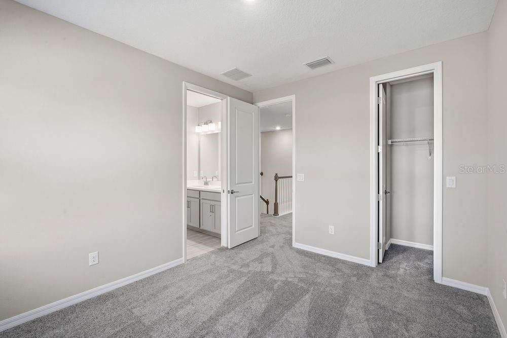 For Sale: $651,999 (5 beds, 4 baths, 3422 Square Feet)