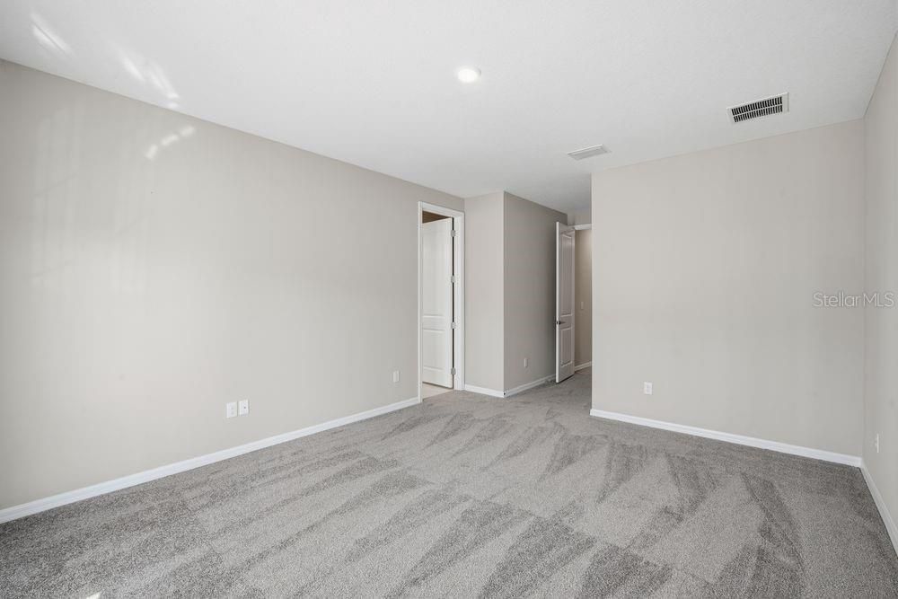 For Sale: $651,999 (5 beds, 4 baths, 3422 Square Feet)