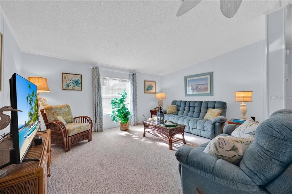 待售: $307,000 (3 贝兹, 2 浴室, 1296 平方英尺)