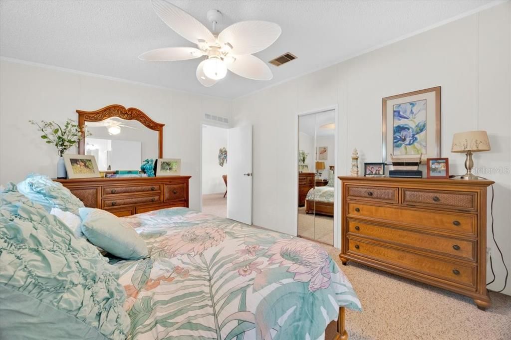 待售: $307,000 (3 贝兹, 2 浴室, 1296 平方英尺)