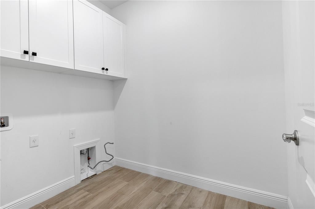 Active With Contract: $469,900 (3 beds, 2 baths, 2263 Square Feet)