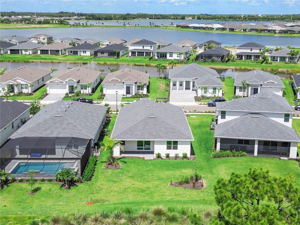 Active With Contract: $469,900 (3 beds, 2 baths, 2263 Square Feet)