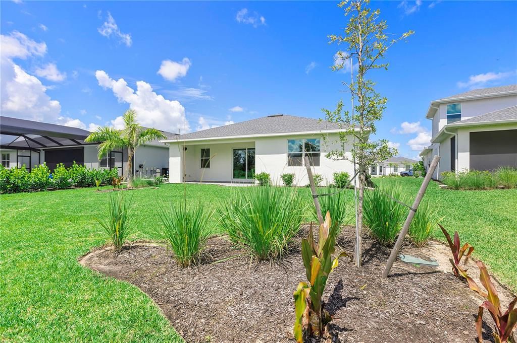 Active With Contract: $469,900 (3 beds, 2 baths, 2263 Square Feet)