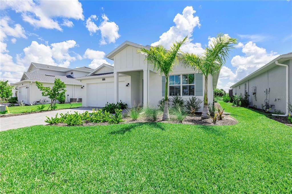 Active With Contract: $469,900 (3 beds, 2 baths, 2263 Square Feet)