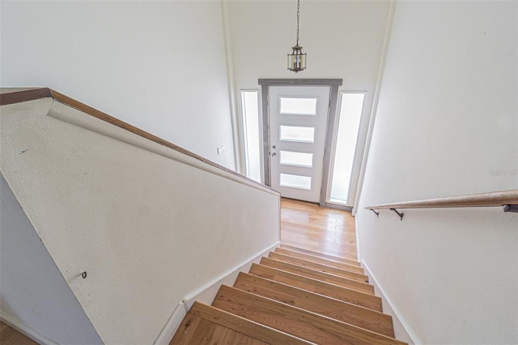 合同活跃: $850,000 (4 贝兹, 3 浴室, 2580 平方英尺)