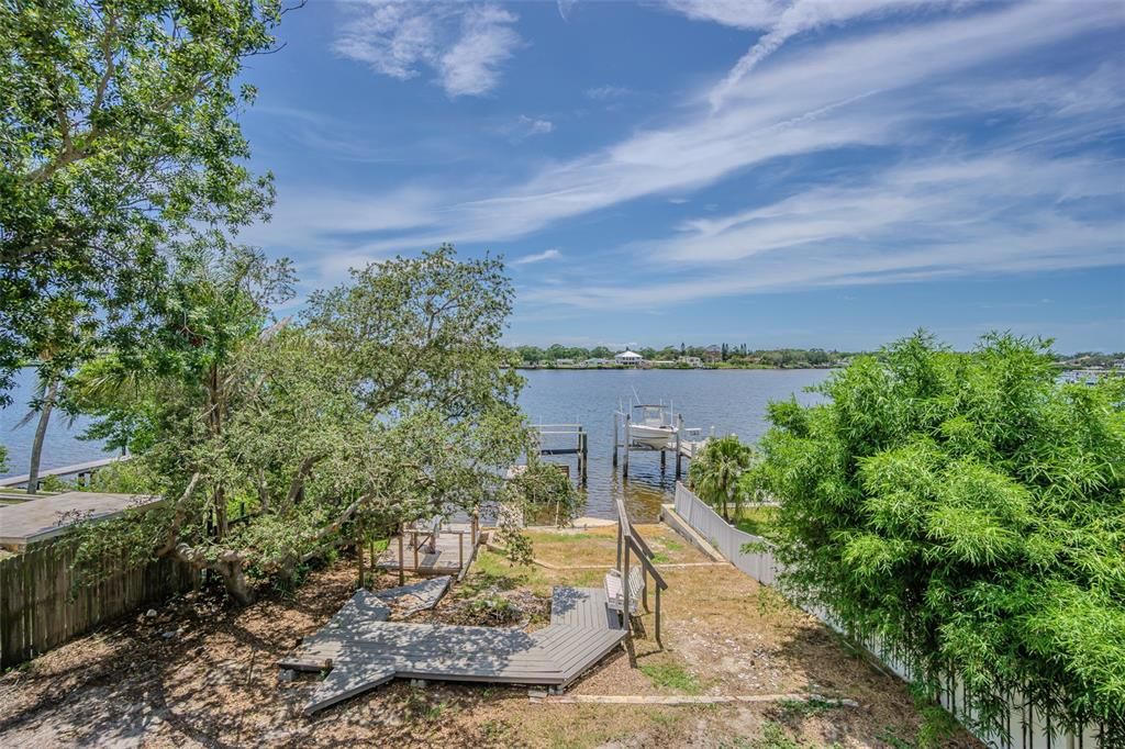 合同活跃: $850,000 (4 贝兹, 3 浴室, 2580 平方英尺)