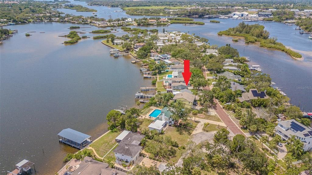 合同活跃: $850,000 (4 贝兹, 3 浴室, 2580 平方英尺)