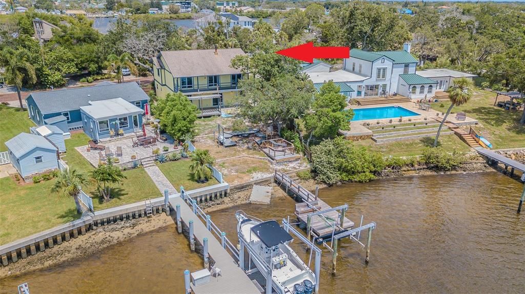 合同活跃: $850,000 (4 贝兹, 3 浴室, 2580 平方英尺)