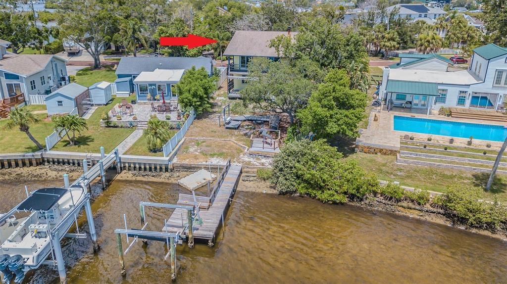 合同活跃: $850,000 (4 贝兹, 3 浴室, 2580 平方英尺)