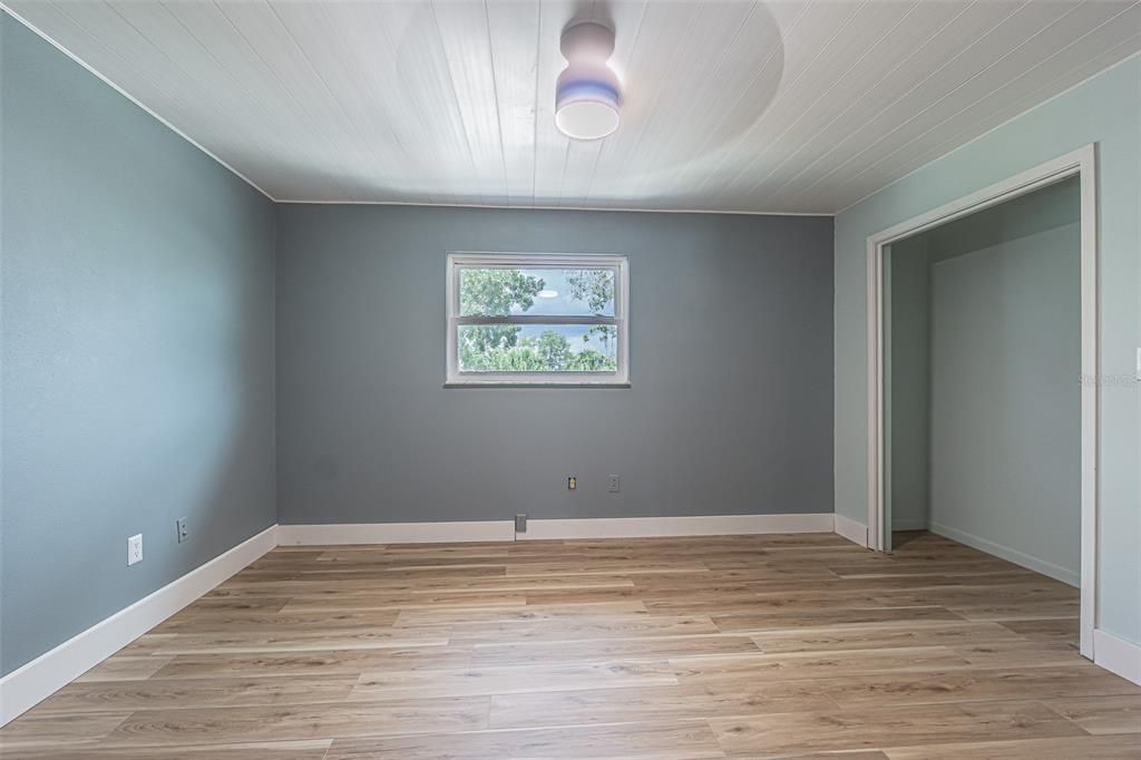 合同活跃: $850,000 (4 贝兹, 3 浴室, 2580 平方英尺)