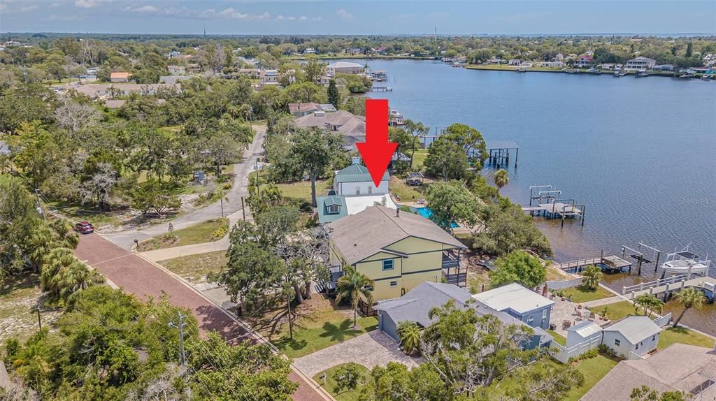 合同活跃: $850,000 (4 贝兹, 3 浴室, 2580 平方英尺)