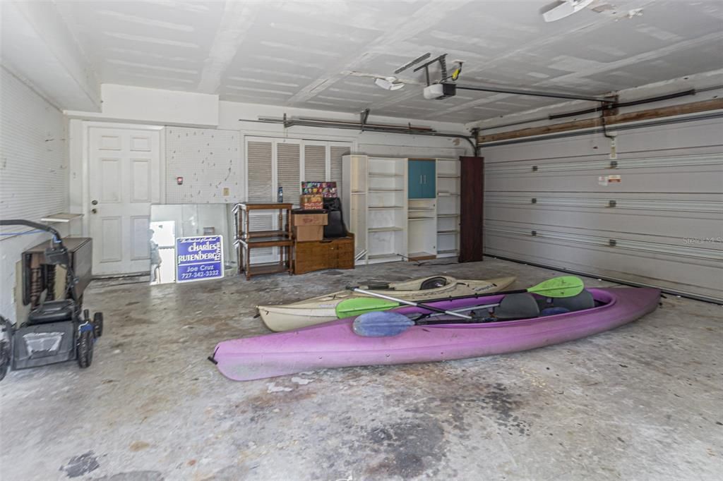 合同活跃: $850,000 (4 贝兹, 3 浴室, 2580 平方英尺)