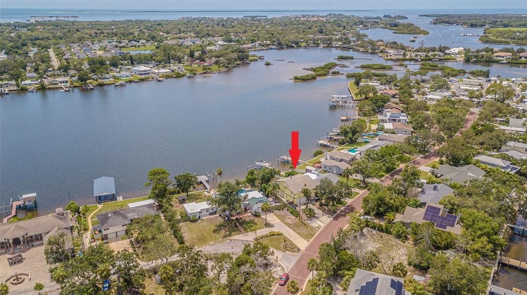 合同活跃: $850,000 (4 贝兹, 3 浴室, 2580 平方英尺)