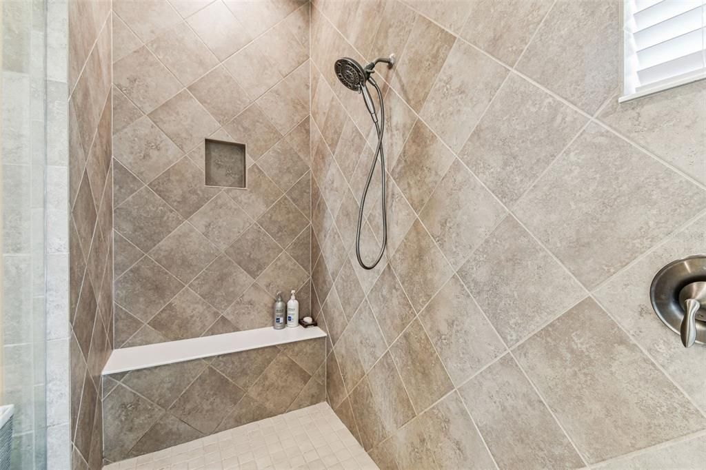 For Sale: $1,255,000 (5 beds, 3 baths, 4506 Square Feet)