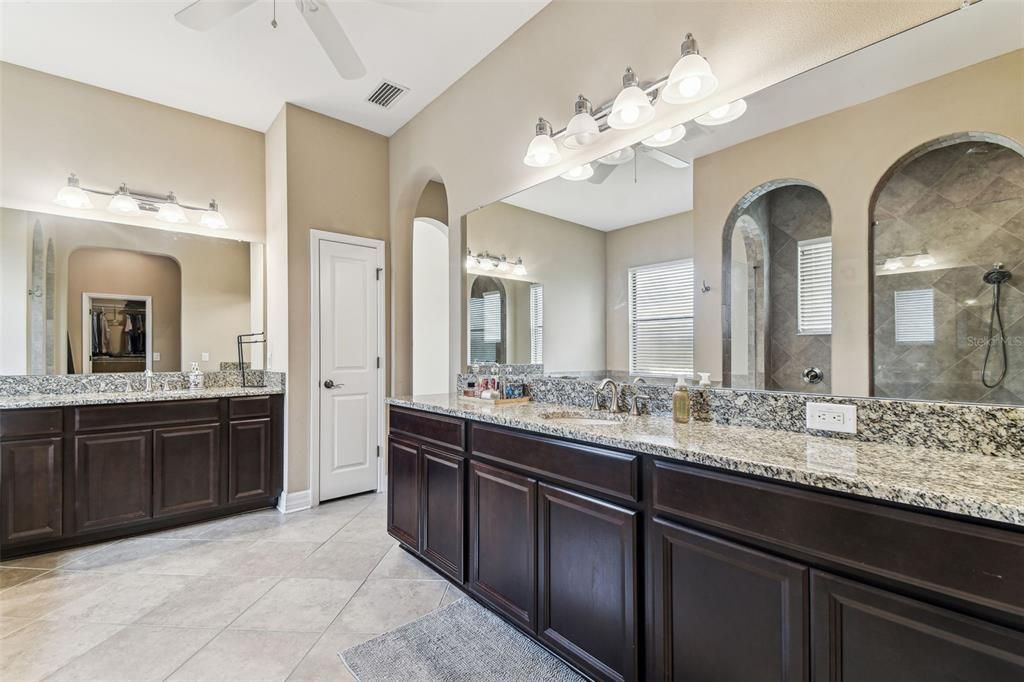 For Sale: $1,255,000 (5 beds, 3 baths, 4506 Square Feet)