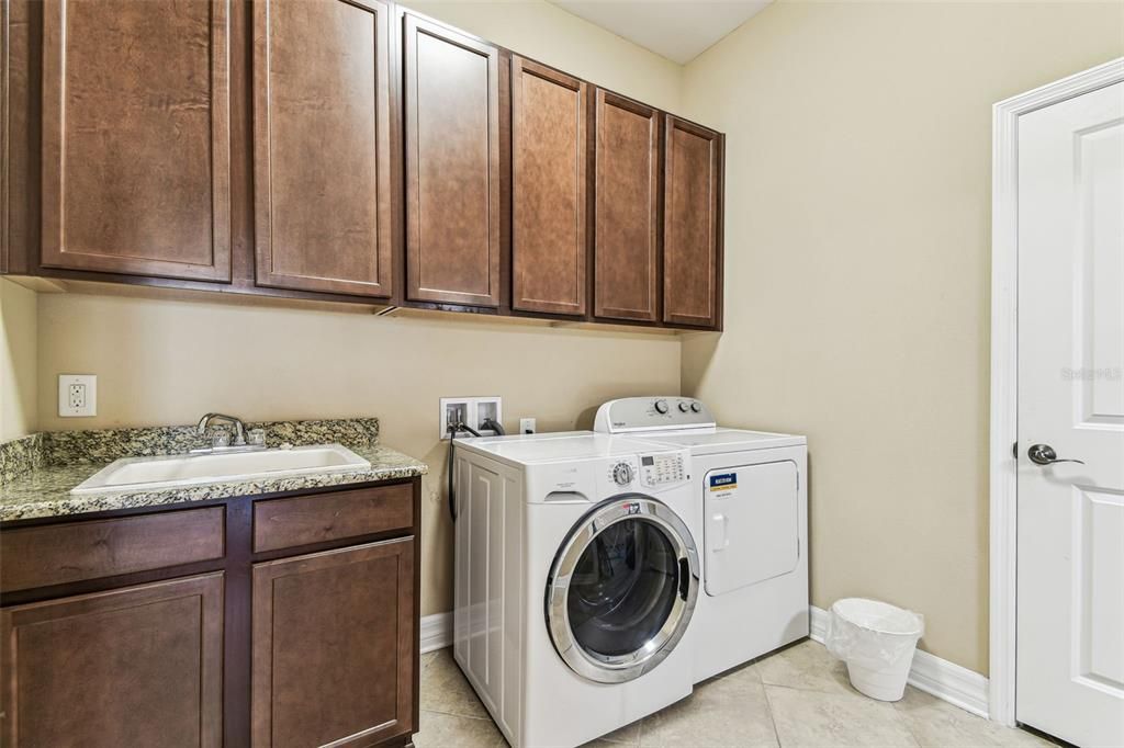 For Sale: $1,255,000 (5 beds, 3 baths, 4506 Square Feet)