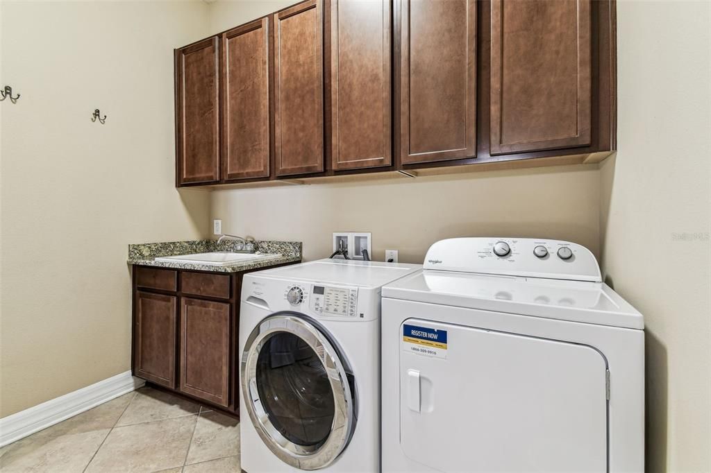 For Sale: $1,255,000 (5 beds, 3 baths, 4506 Square Feet)