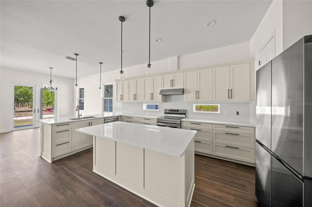 For Sale: $7,999,000 (3 beds, 3 baths, 2368 Square Feet)