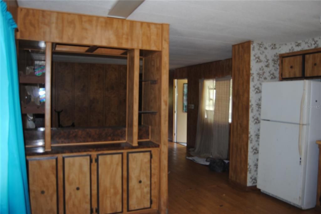 For Sale: $125,000 (3 beds, 2 baths, 924 Square Feet)