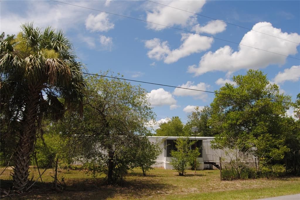 For Sale: $125,000 (3 beds, 2 baths, 924 Square Feet)