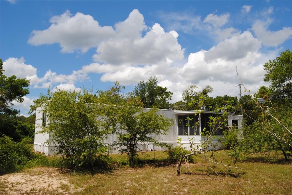 For Sale: $125,000 (3 beds, 2 baths, 924 Square Feet)