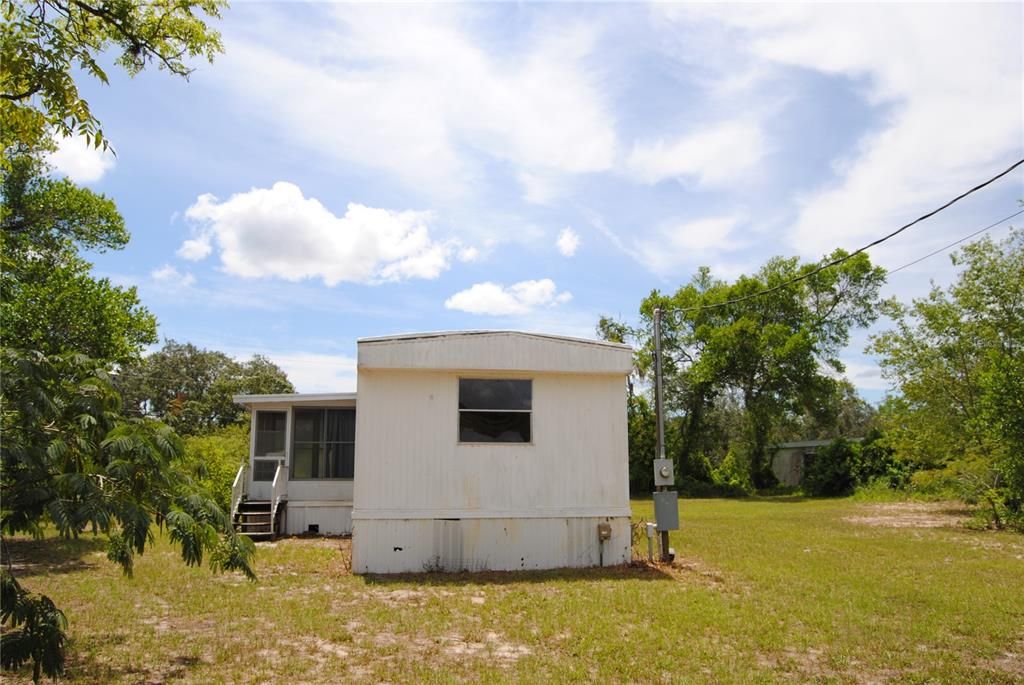 For Sale: $125,000 (3 beds, 2 baths, 924 Square Feet)