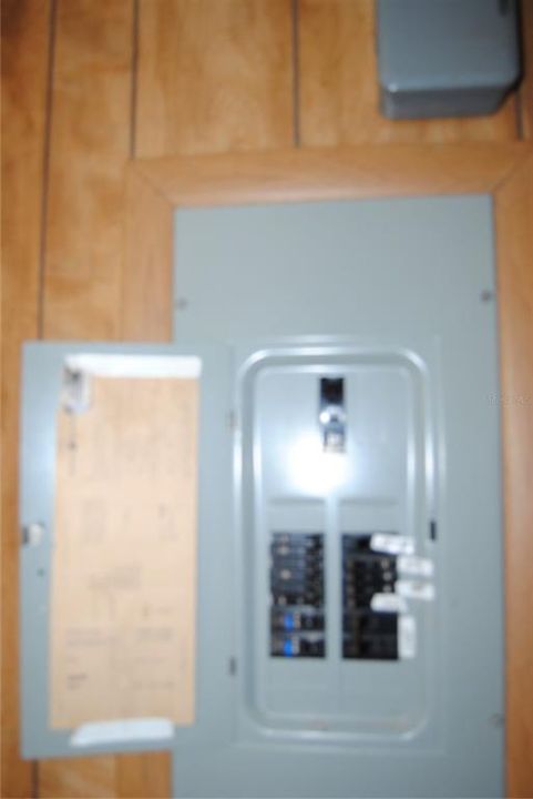 For Sale: $125,000 (3 beds, 2 baths, 924 Square Feet)