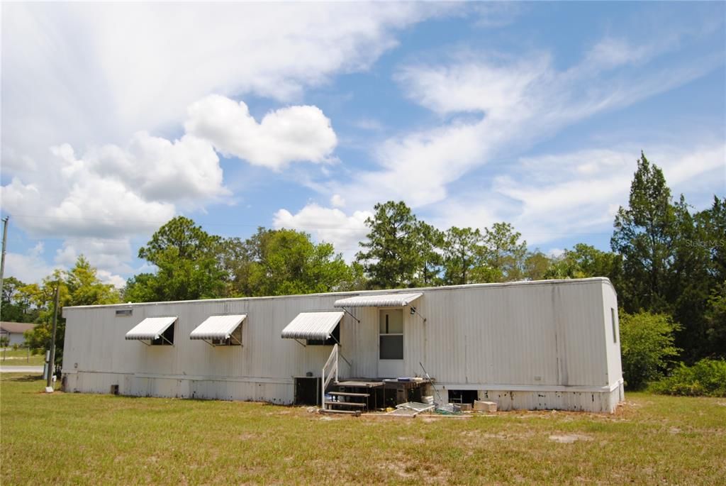 For Sale: $125,000 (3 beds, 2 baths, 924 Square Feet)