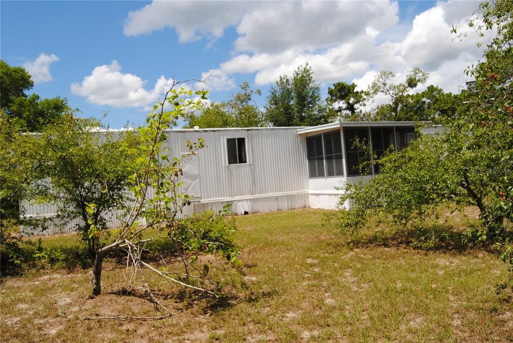 For Sale: $125,000 (3 beds, 2 baths, 924 Square Feet)