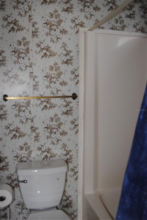 For Sale: $125,000 (3 beds, 2 baths, 924 Square Feet)